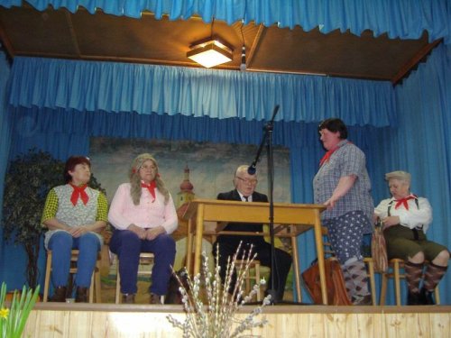 Hraje celá dědina aneb S veselou myslí na nesmysly. - 18.3.2006